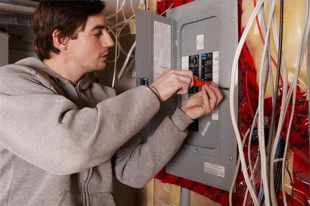 Hur man utför elektriskt underhåll på ditt hem. Ha en checklista med dina elektroniska apparater hemma.